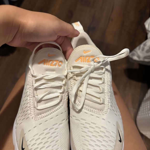 Women's Nikes 270 Dessert sand - Picture 3 of 3